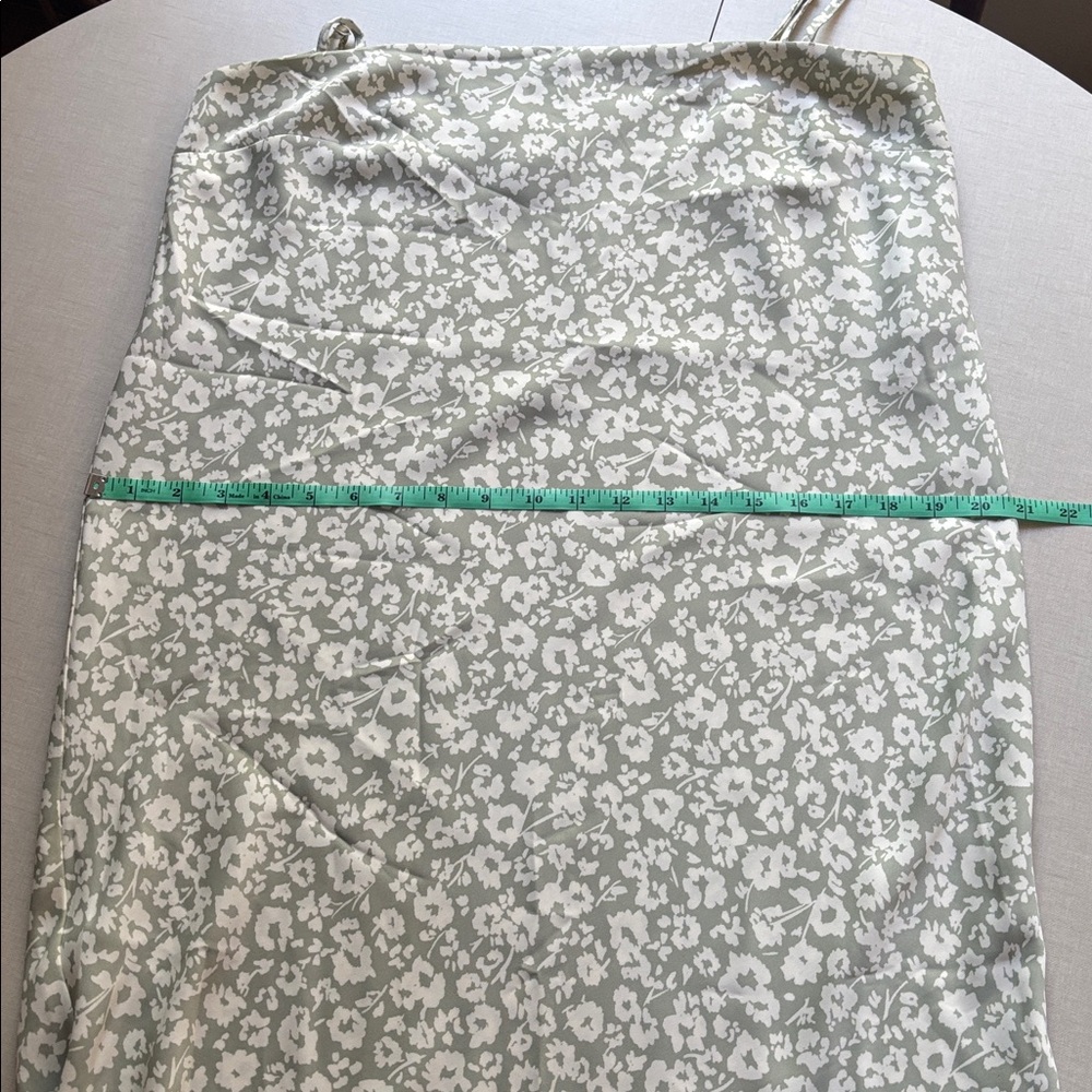 A New Day Apron Slip Dress in Light Green Floral Print - Medium - Picture 14 of 16